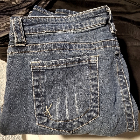 EUC Kut from the Kloth Distressed Bootcut Jeans 14 - Picture 6 of 6